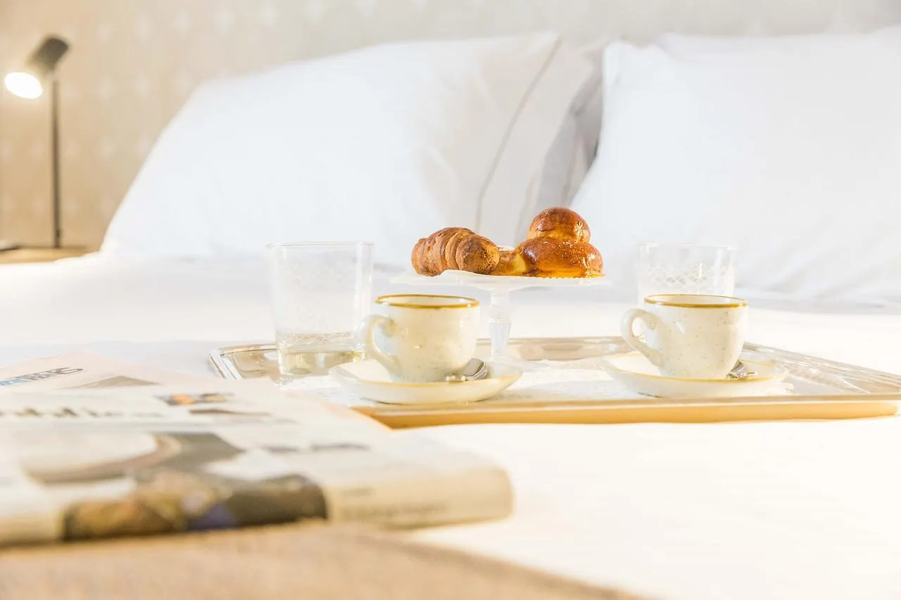 200 Rooms & Terrace Bari Italy